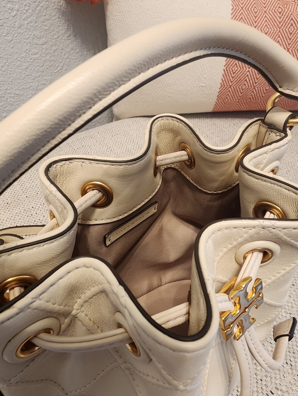 Tory Burch Cream Quilted Drawstring Bucket Bag - Gold Hardware - Picture 9 of 14